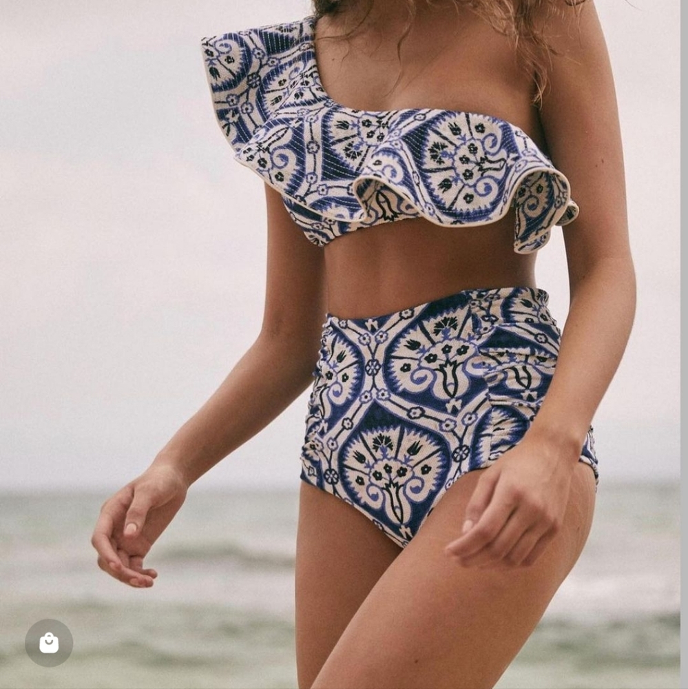 Bathing Suit - Picture 9 of 9